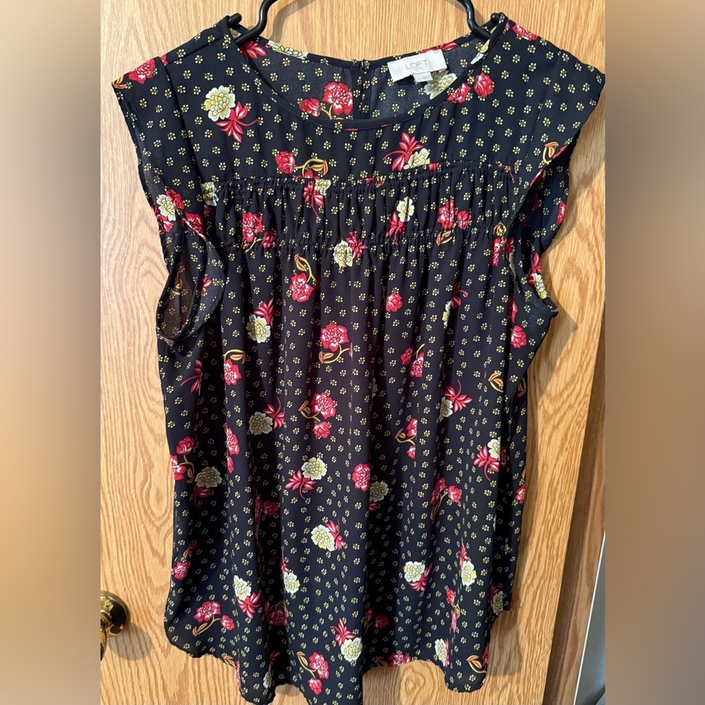 Floral Sleeveless Blouse
